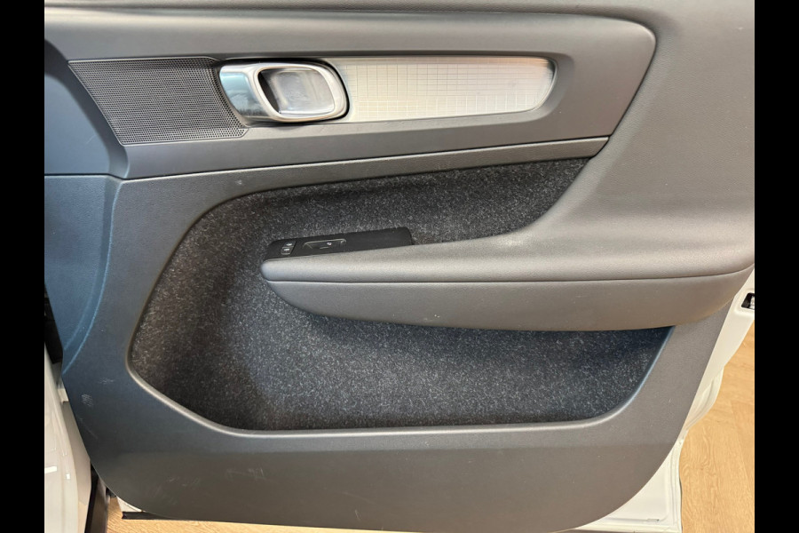 Volvo XC40 1.5 T5 Recharge Inscription AUT. AIRCO NAVIGATIE CRUISE PDC APPLE CARPLAY LANE ASSIST KEYLES-GO