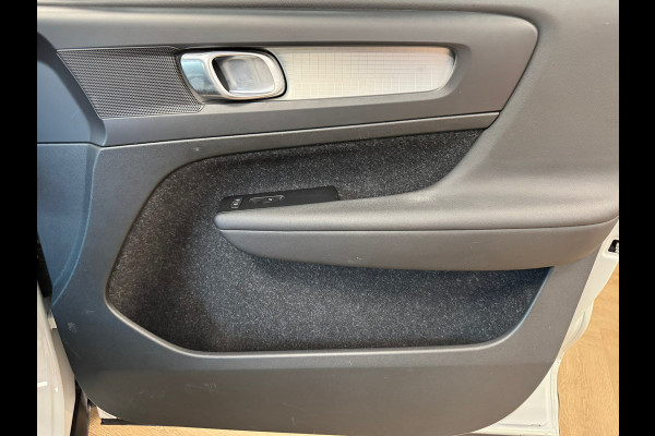 Volvo XC40 1.5 T5 Recharge Inscription AUT. AIRCO NAVIGATIE CRUISE PDC APPLE CARPLAY LANE ASSIST KEYLES-GO