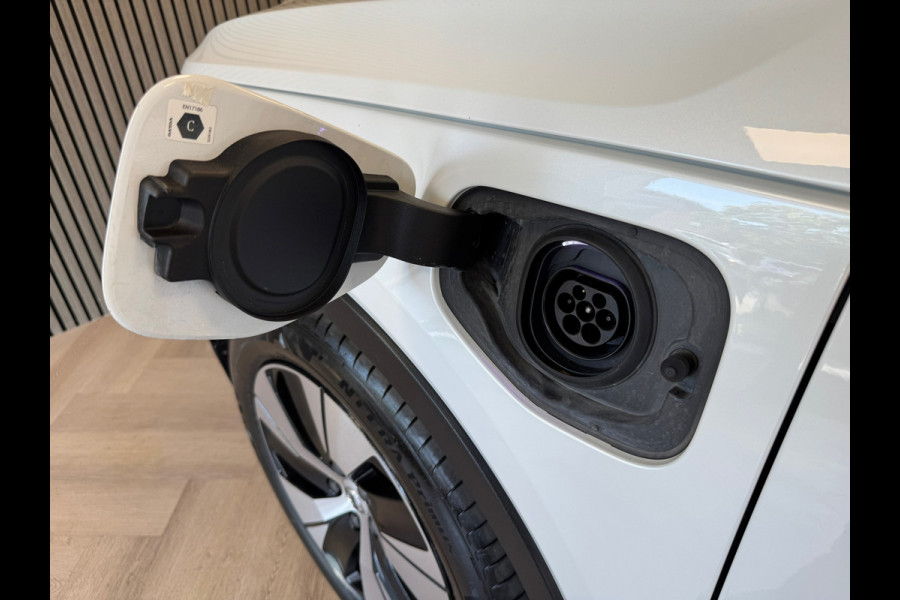 Volvo XC40 1.5 T5 Recharge Inscription AUT. AIRCO NAVIGATIE CRUISE PDC APPLE CARPLAY LANE ASSIST KEYLES-GO