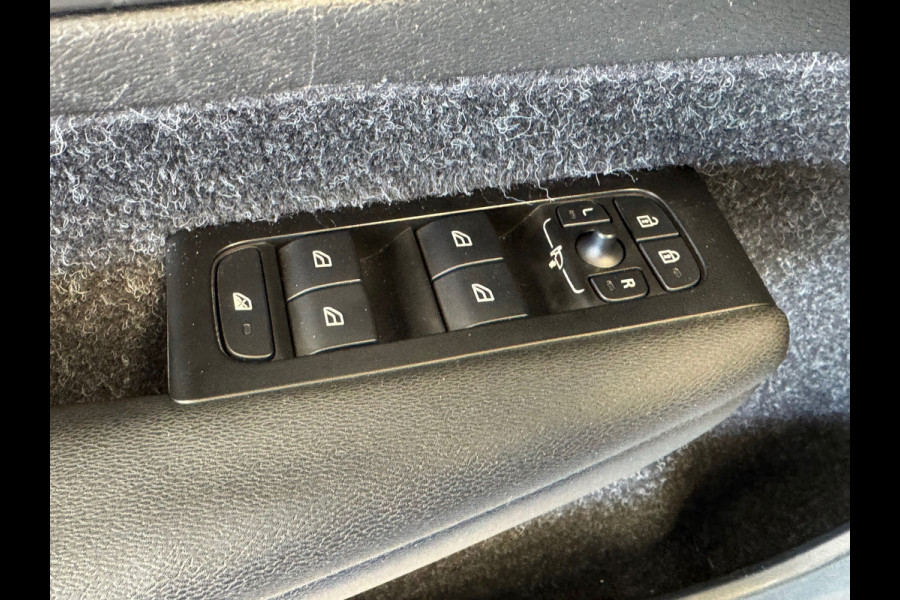 Volvo XC40 1.5 T5 Recharge Inscription AUT. AIRCO NAVIGATIE CRUISE PDC APPLE CARPLAY LANE ASSIST KEYLES-GO