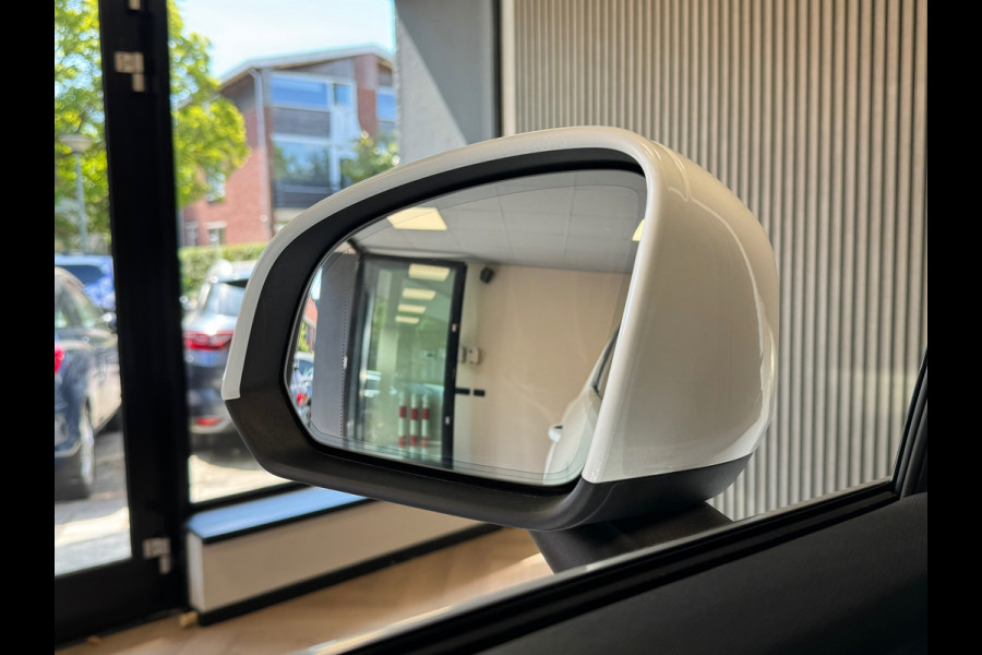 Volvo XC40 1.5 T5 Recharge Inscription AUT. AIRCO NAVIGATIE CRUISE PDC APPLE CARPLAY LANE ASSIST KEYLES-GO