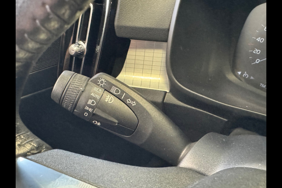 Volvo XC40 1.5 T5 Recharge Inscription AUT. AIRCO NAVIGATIE CRUISE PDC APPLE CARPLAY LANE ASSIST KEYLES-GO