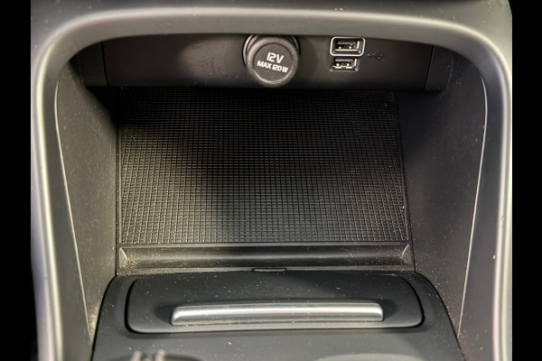 Volvo XC40 1.5 T5 Recharge Inscription AUT. AIRCO NAVIGATIE CRUISE PDC APPLE CARPLAY LANE ASSIST KEYLES-GO