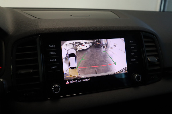 Škoda Karoq 1.5 TSI ACT Sportline Business CruiseControl Trekhaak Full-led