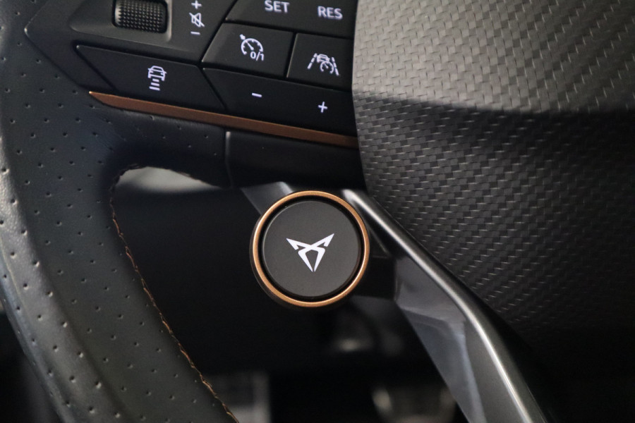 CUPRA Leon 2.0 TSI  VZ Performance 7 Automatic 300PK Panoramadak Navigatie Apple-CarPlay 19'lmv VCP PDC Beats Audio