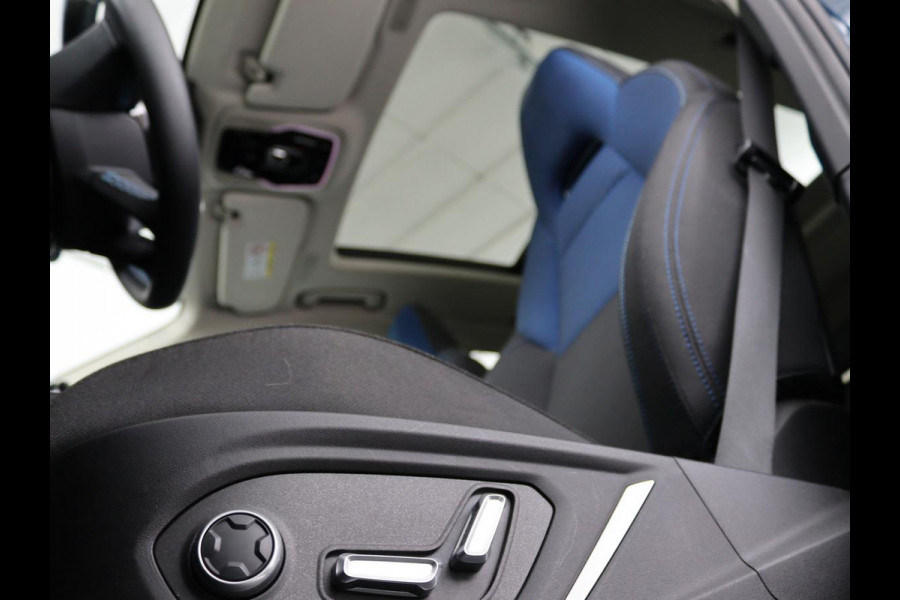 Lynk & Co 01 1.5 Plug In | Panoramadak | Infinity by Harman | Camera | Adaptive cruise | Stoelverwarming | Carplay | Memory | Full LED