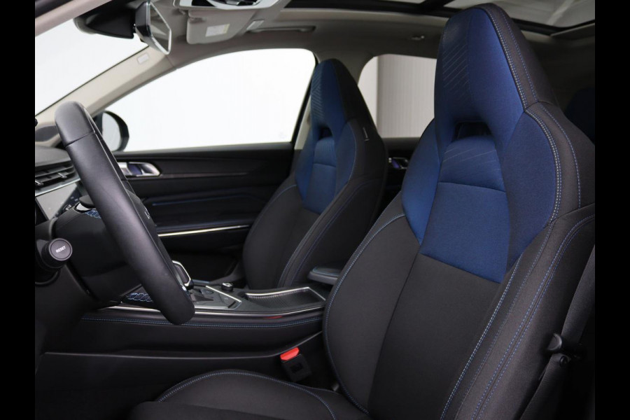 Lynk & Co 01 1.5 Plug In | Panoramadak | Infinity by Harman | Camera | Adaptive cruise | Stoelverwarming | Carplay | Memory | Full LED