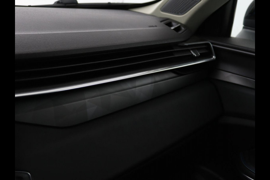 Lynk & Co 01 1.5 Plug In | Panoramadak | Infinity by Harman | Camera | Adaptive cruise | Stoelverwarming | Carplay | Memory | Full LED