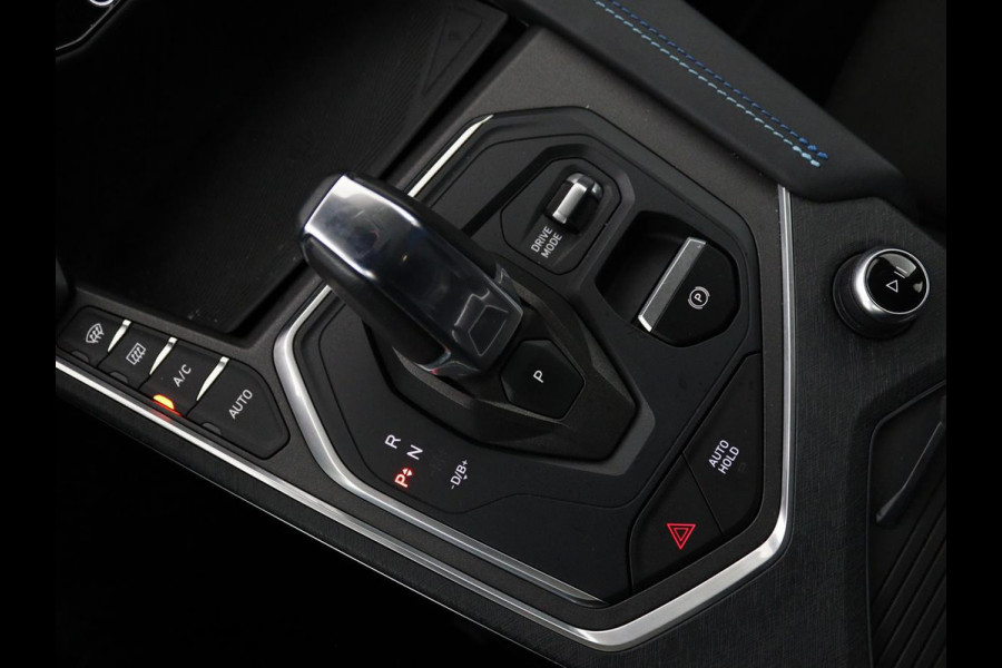 Lynk & Co 01 1.5 Plug In | Panoramadak | Infinity by Harman | Camera | Adaptive cruise | Stoelverwarming | Carplay | Memory | Full LED