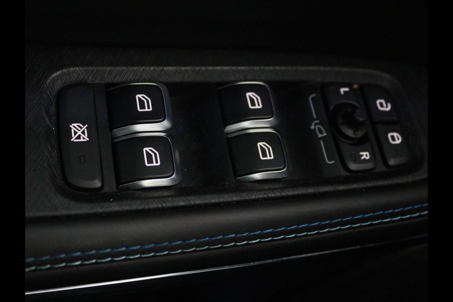 Lynk & Co 01 1.5 Plug In | Panoramadak | Infinity by Harman | Camera | Adaptive cruise | Stoelverwarming | Carplay | Memory | Full LED