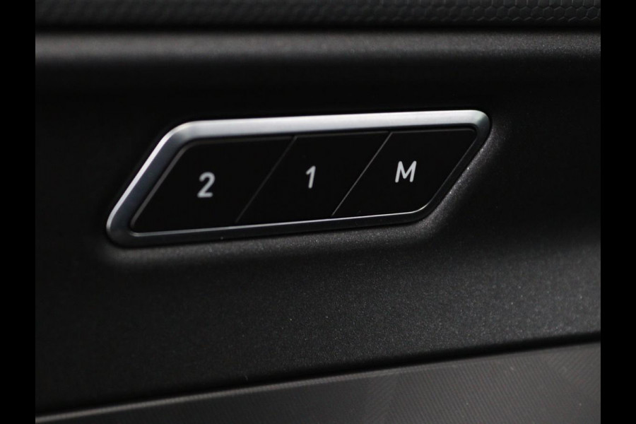 Lynk & Co 01 1.5 Plug In | Panoramadak | Infinity by Harman | Camera | Adaptive cruise | Stoelverwarming | Carplay | Memory | Full LED