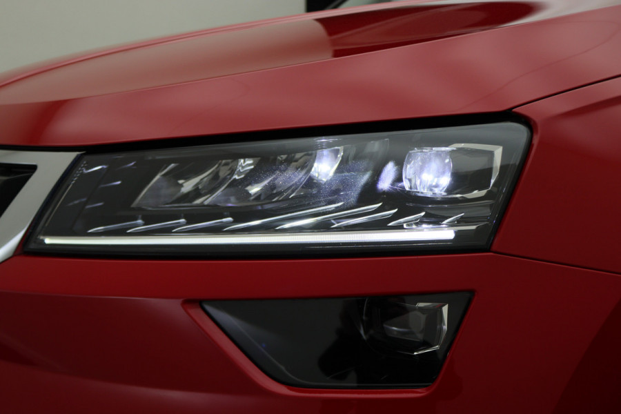 Škoda Karoq 1.0 TSI Style Business Automaat LED, Canton, Apple Carplay, Camera, ACC, Stuur-/Stoelverw., PDC