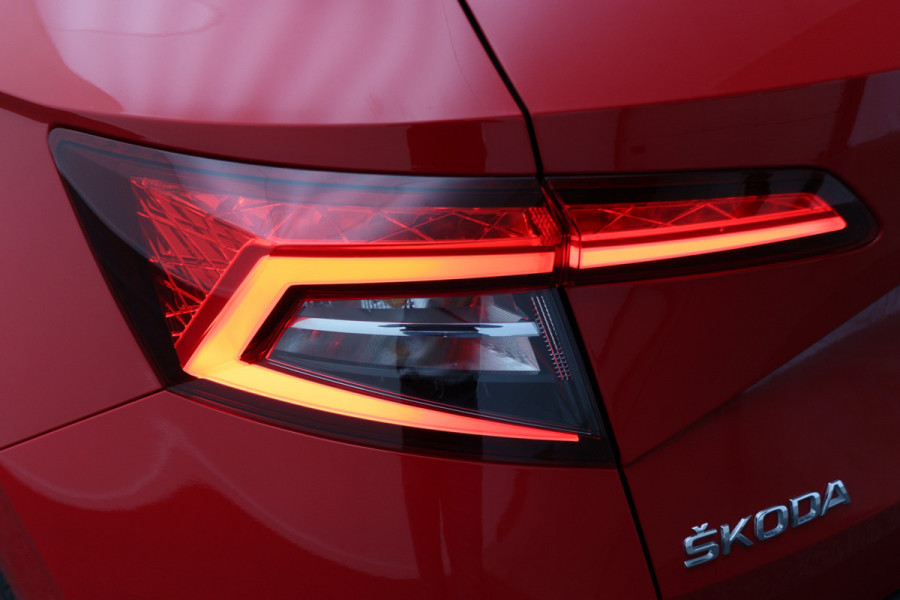 Škoda Karoq 1.0 TSI Style Business Automaat LED, Canton, Apple Carplay, Camera, ACC, Stuur-/Stoelverw., PDC