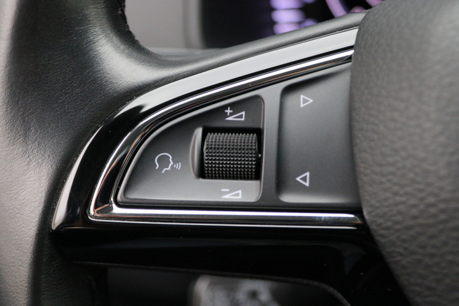 Škoda Karoq 1.0 TSI Style Business Automaat LED, Canton, Apple Carplay, Camera, ACC, Stuur-/Stoelverw., PDC