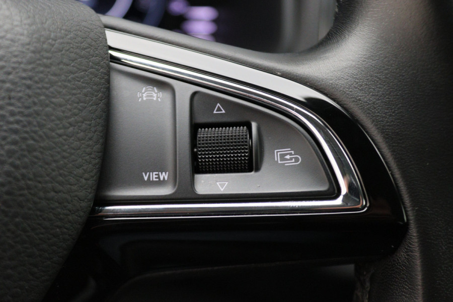 Škoda Karoq 1.0 TSI Style Business Automaat LED, Canton, Apple Carplay, Camera, ACC, Stuur-/Stoelverw., PDC