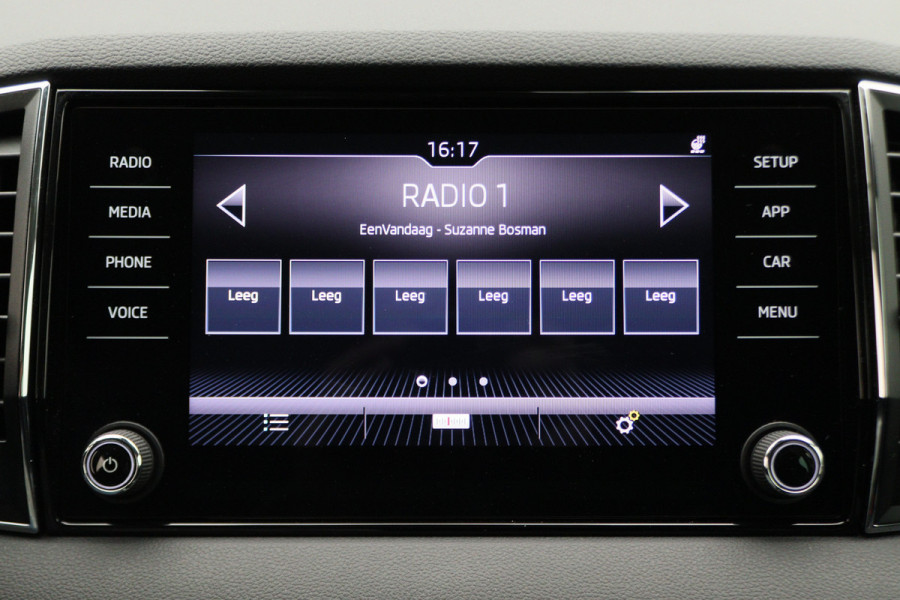 Škoda Karoq 1.0 TSI Style Business Automaat LED, Canton, Apple Carplay, Camera, ACC, Stuur-/Stoelverw., PDC
