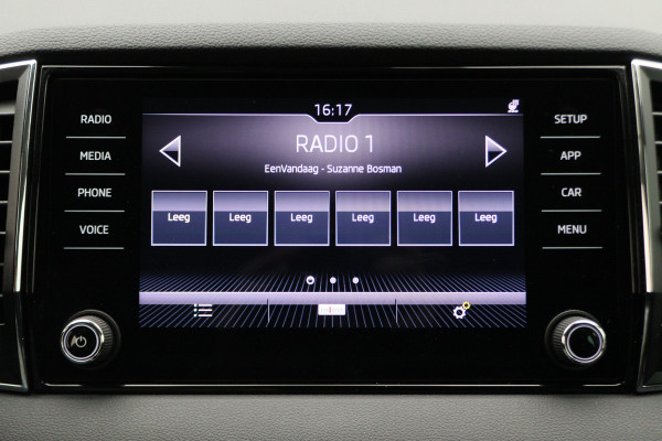 Škoda Karoq 1.0 TSI Style Business Automaat LED, Canton, Apple Carplay, Camera, ACC, Stuur-/Stoelverw., PDC