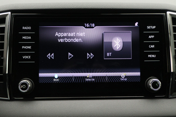 Škoda Karoq 1.0 TSI Style Business Automaat LED, Canton, Apple Carplay, Camera, ACC, Stuur-/Stoelverw., PDC