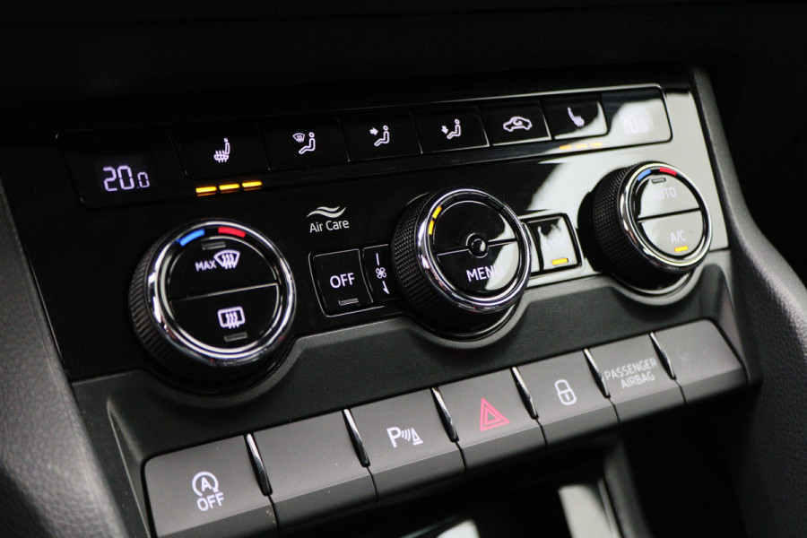 Škoda Karoq 1.0 TSI Style Business Automaat LED, Canton, Apple Carplay, Camera, ACC, Stuur-/Stoelverw., PDC