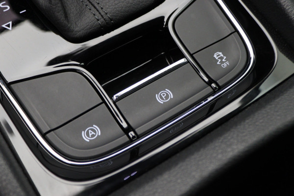 Škoda Karoq 1.0 TSI Style Business Automaat LED, Canton, Apple Carplay, Camera, ACC, Stuur-/Stoelverw., PDC
