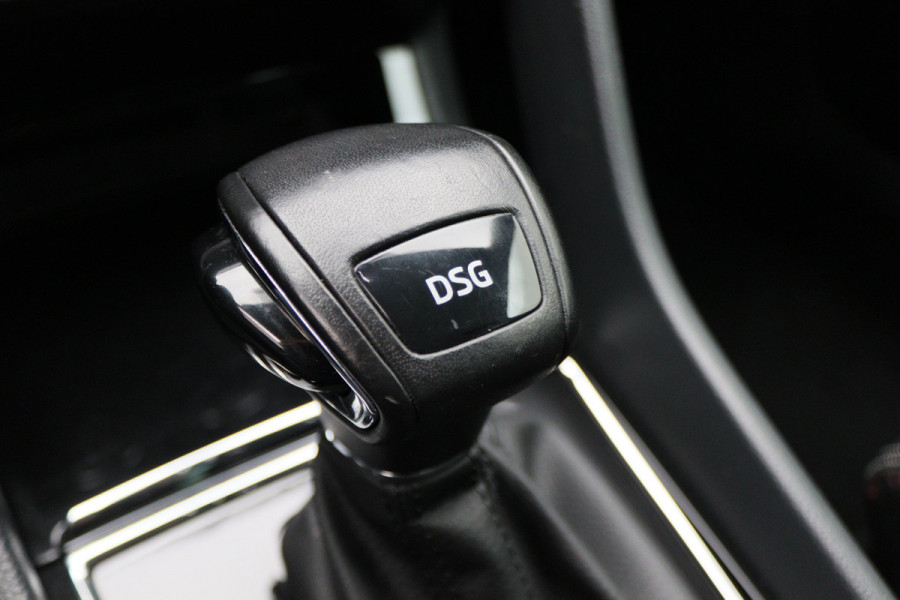 Škoda Karoq 1.0 TSI Style Business Automaat LED, Canton, Apple Carplay, Camera, ACC, Stuur-/Stoelverw., PDC