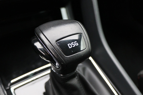 Škoda Karoq 1.0 TSI Style Business Automaat LED, Canton, Apple Carplay, Camera, ACC, Stuur-/Stoelverw., PDC