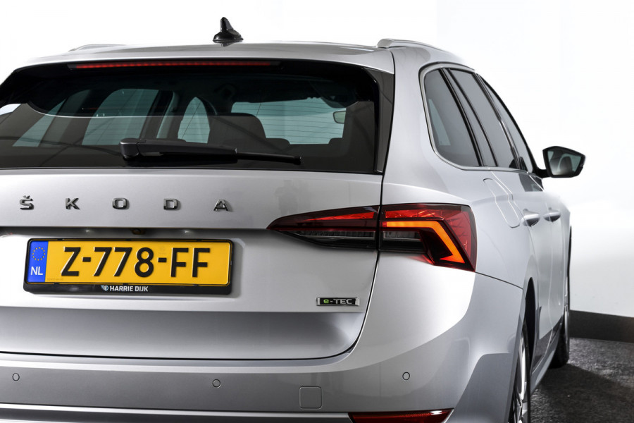 Škoda Octavia Combi 1.5 e-TSI 150 PK Business Edition - Automaat | Trekhaak | Cruise | Stoelverw. | PDC | Camera | NAV + App. Connect ECC | LM 17" |