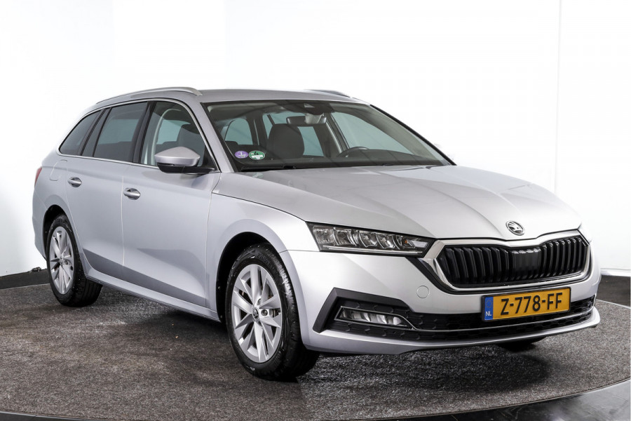 Škoda Octavia Combi 1.5 e-TSI 150 PK Business Edition - Automaat | Trekhaak | Cruise | Stoelverw. | PDC | Camera | NAV + App. Connect ECC | LM 17" |