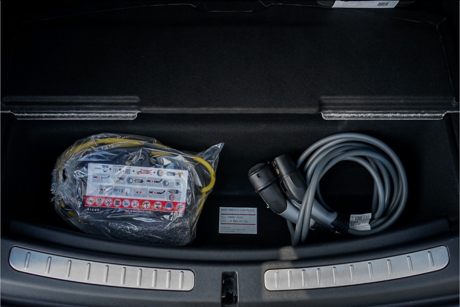 MINI Countryman Cooper S E ALL4 Classic Pano Leder Camera 19"