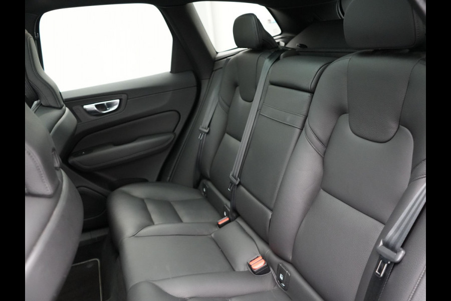 Volvo XC60 T6 R-Design AWD | Panodak | Trekhaak af Fabriek | Adaptive Cruise |Sportstoelen Memory | L.M. 19" | Harman/Kardon | 360 Camera | Carplay | DAB | Stoel & Stuurverwarming |