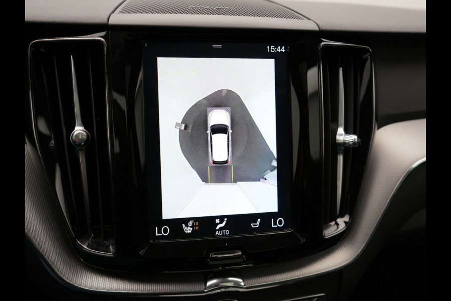 Volvo XC60 T6 R-Design AWD | Panodak | Trekhaak af Fabriek | Adaptive Cruise |Sportstoelen Memory | L.M. 19" | Harman/Kardon | 360 Camera | Carplay | DAB | Stoel & Stuurverwarming |