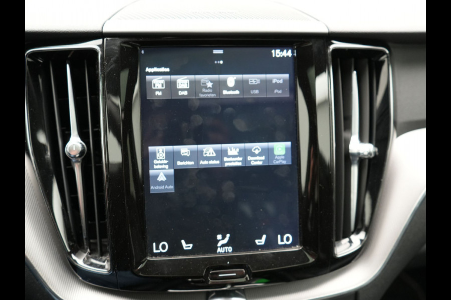 Volvo XC60 T6 R-Design AWD | Panodak | Trekhaak af Fabriek | Adaptive Cruise |Sportstoelen Memory | L.M. 19" | Harman/Kardon | 360 Camera | Carplay | DAB | Stoel & Stuurverwarming |