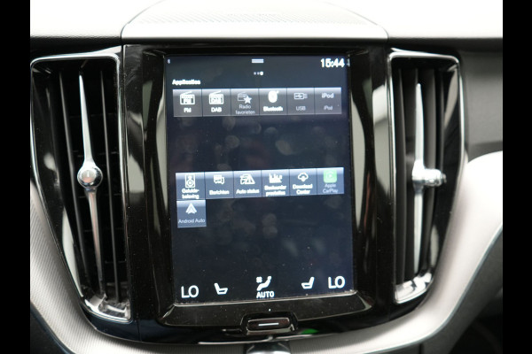 Volvo XC60 T6 R-Design AWD | Panodak | Trekhaak af Fabriek | Adaptive Cruise |Sportstoelen Memory | L.M. 19" | Harman/Kardon | 360 Camera | Carplay | DAB | Stoel & Stuurverwarming |