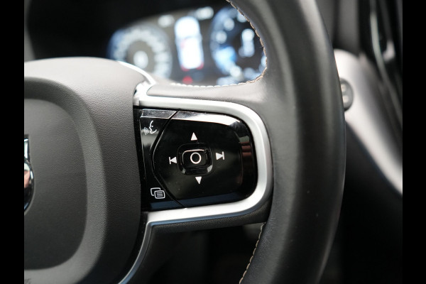 Volvo XC60 T6 R-Design AWD | Panodak | Trekhaak af Fabriek | Adaptive Cruise |Sportstoelen Memory | L.M. 19" | Harman/Kardon | 360 Camera | Carplay | DAB | Stoel & Stuurverwarming |