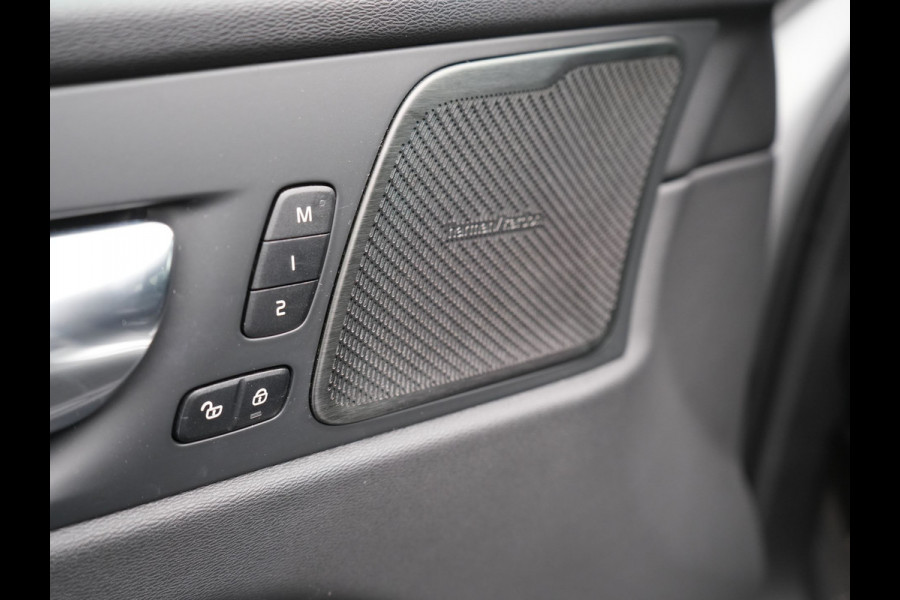 Volvo XC60 T6 R-Design AWD | Panodak | Trekhaak af Fabriek | Adaptive Cruise |Sportstoelen Memory | L.M. 19" | Harman/Kardon | 360 Camera | Carplay | DAB | Stoel & Stuurverwarming |
