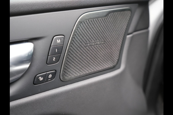 Volvo XC60 T6 R-Design AWD | Panodak | Trekhaak af Fabriek | Adaptive Cruise |Sportstoelen Memory | L.M. 19" | Harman/Kardon | 360 Camera | Carplay | DAB | Stoel & Stuurverwarming |