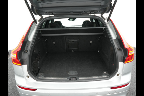 Volvo XC60 T6 R-Design AWD | Panodak | Trekhaak af Fabriek | Adaptive Cruise |Sportstoelen Memory | L.M. 19" | Harman/Kardon | 360 Camera | Carplay | DAB | Stoel & Stuurverwarming |