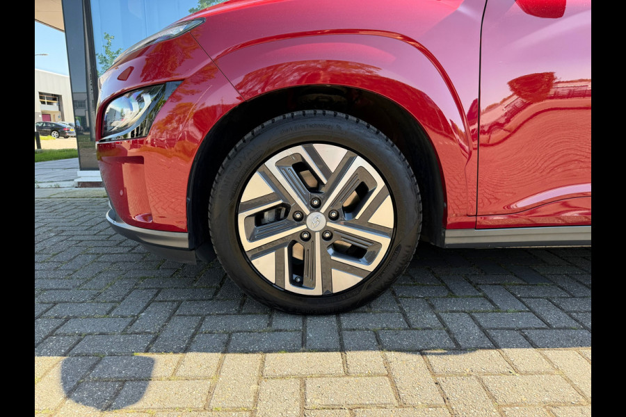 Hyundai Kona EV Comfort 64 kWh - Automaat - Navi - Climate - Parkeerhulp - Winterpakket