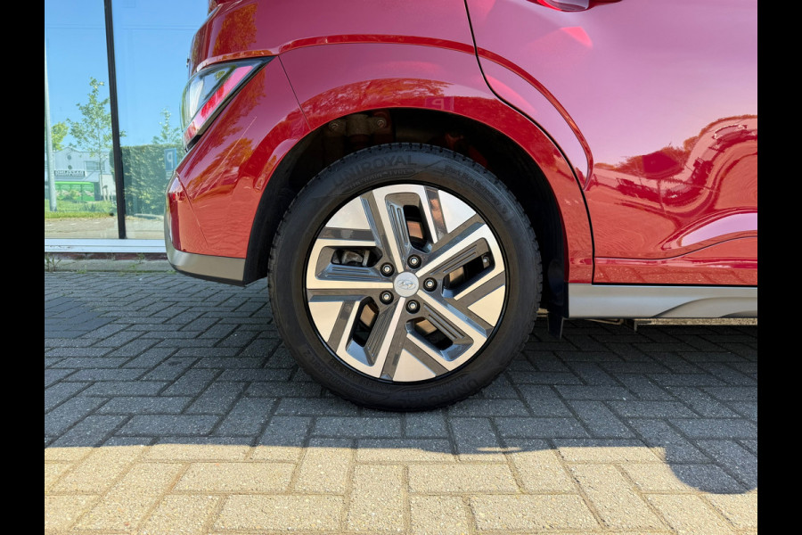 Hyundai Kona EV Comfort 64 kWh - Automaat - Navi - Climate - Parkeerhulp - Winterpakket