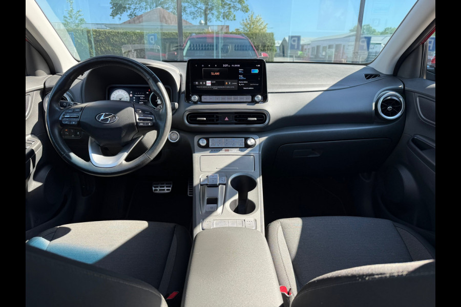 Hyundai Kona EV Comfort 64 kWh - Automaat - Navi - Climate - Parkeerhulp - Winterpakket