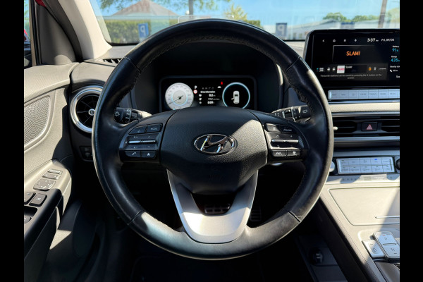 Hyundai Kona EV Comfort 64 kWh - Automaat - Navi - Climate - Parkeerhulp - Winterpakket