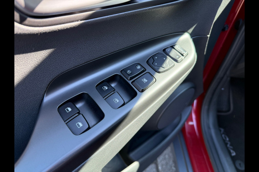Hyundai Kona EV Comfort 64 kWh - Automaat - Navi - Climate - Parkeerhulp - Winterpakket