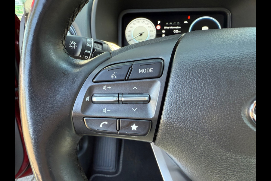 Hyundai Kona EV Comfort 64 kWh - Automaat - Navi - Climate - Parkeerhulp - Winterpakket
