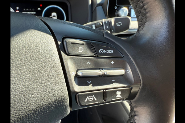Hyundai Kona EV Comfort 64 kWh - Automaat - Navi - Climate - Parkeerhulp - Winterpakket