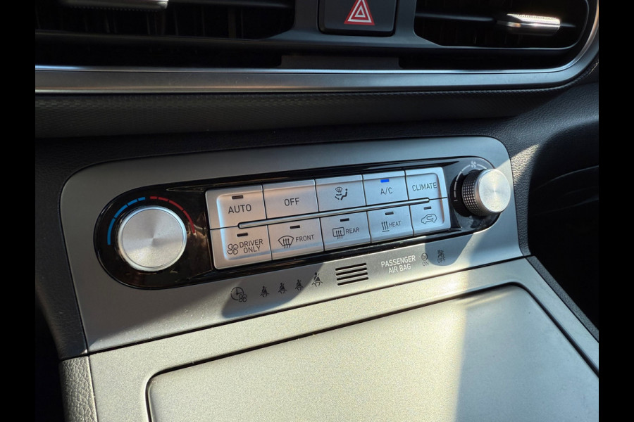 Hyundai Kona EV Comfort 64 kWh - Automaat - Navi - Climate - Parkeerhulp - Winterpakket