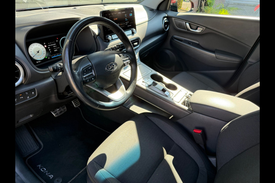 Hyundai Kona EV Comfort 64 kWh - Automaat - Navi - Climate - Parkeerhulp - Winterpakket