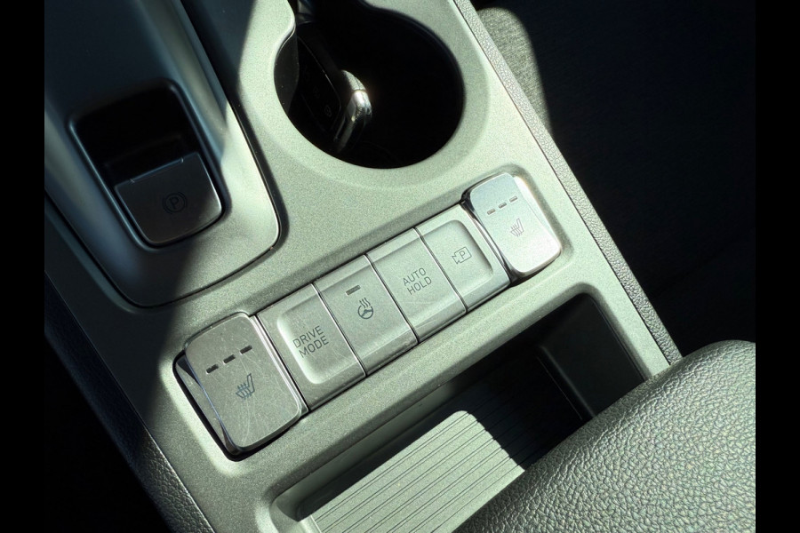 Hyundai Kona EV Comfort 64 kWh - Automaat - Navi - Climate - Parkeerhulp - Winterpakket
