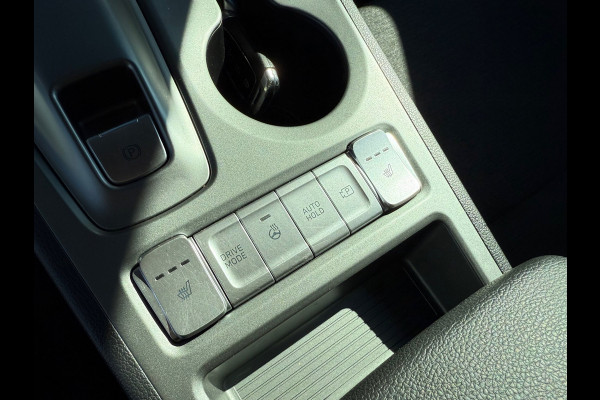 Hyundai Kona EV Comfort 64 kWh - Automaat - Navi - Climate - Parkeerhulp - Winterpakket