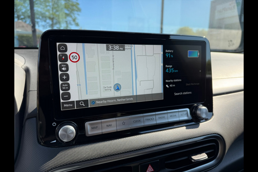 Hyundai Kona EV Comfort 64 kWh - Automaat - Navi - Climate - Parkeerhulp - Winterpakket