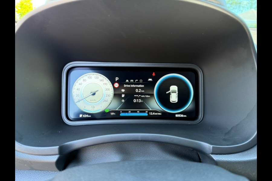 Hyundai Kona EV Comfort 64 kWh - Automaat - Navi - Climate - Parkeerhulp - Winterpakket